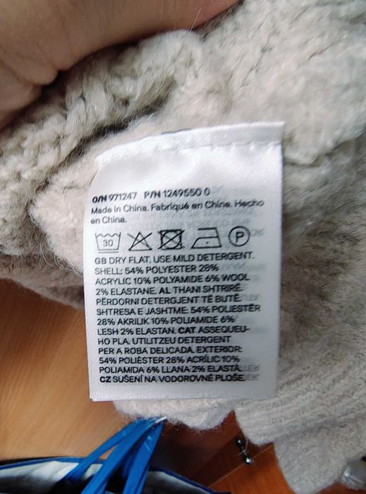 Pluovor H&M dama S eticheta