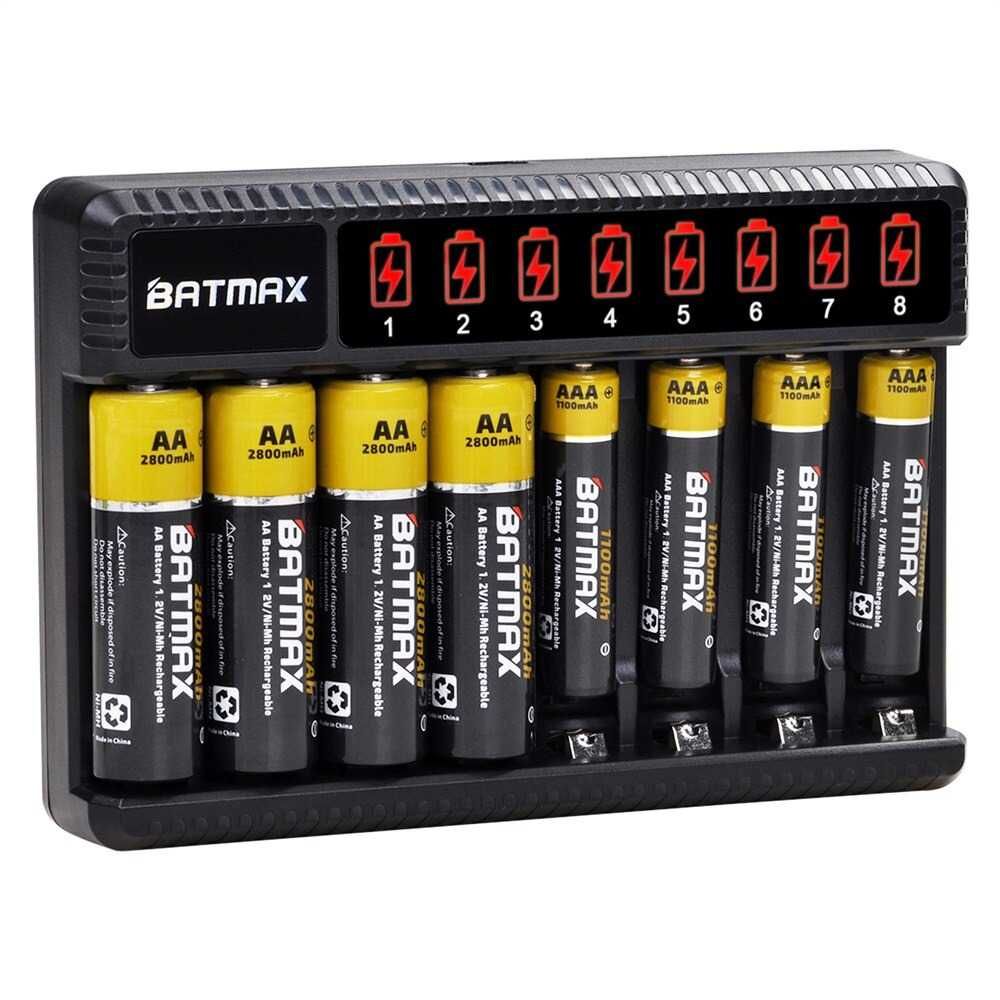 Incarcator Batmax Smart LED Charger + 8 acumulatori AA / AAA