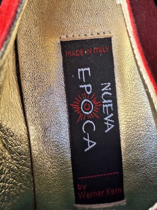 Vand o pereche de pantofi Nueva Epoca de la Werner Kern