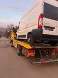Транспорт на бус камион автомобили пътна помощ, автокран