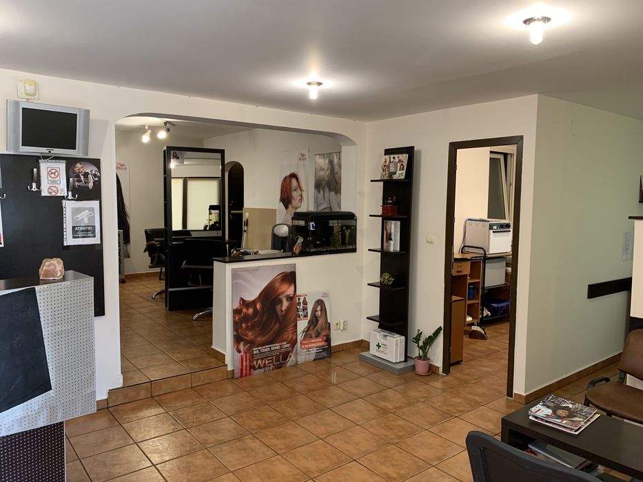 Salon infrumusetare inchiriem post lucru coafura frizerie si spatiu9mp