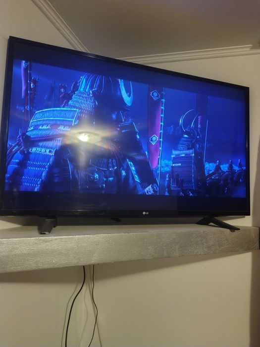 Ps 4 pro  în stare foarte buna!