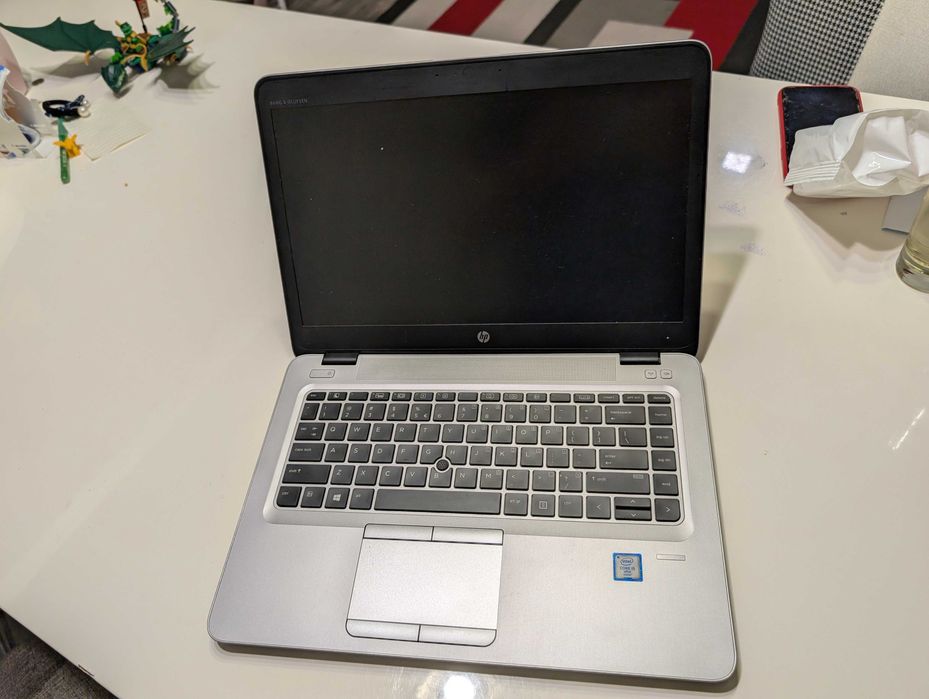HP Elitebook 840 G3 БЕЗ БАТЕРИЯ, но със зарядно