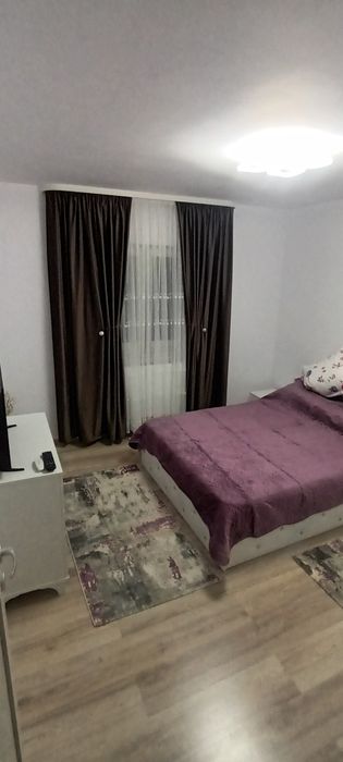 Ofer spre închiriere in regim hotelier apartament cu doua dormitoare .