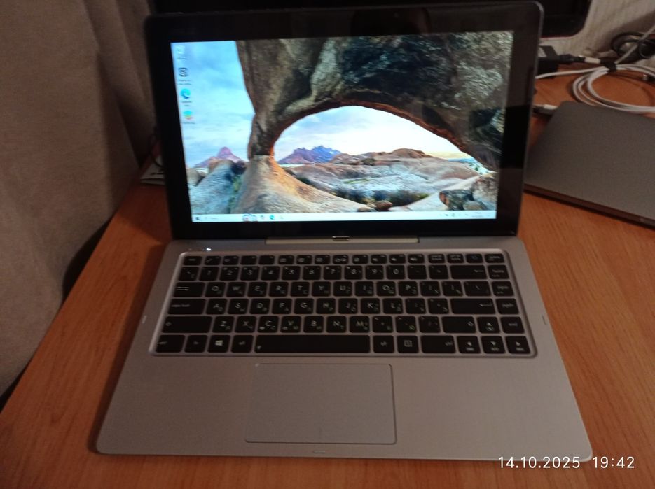 Ноутбук-трансформер ASUS T300L