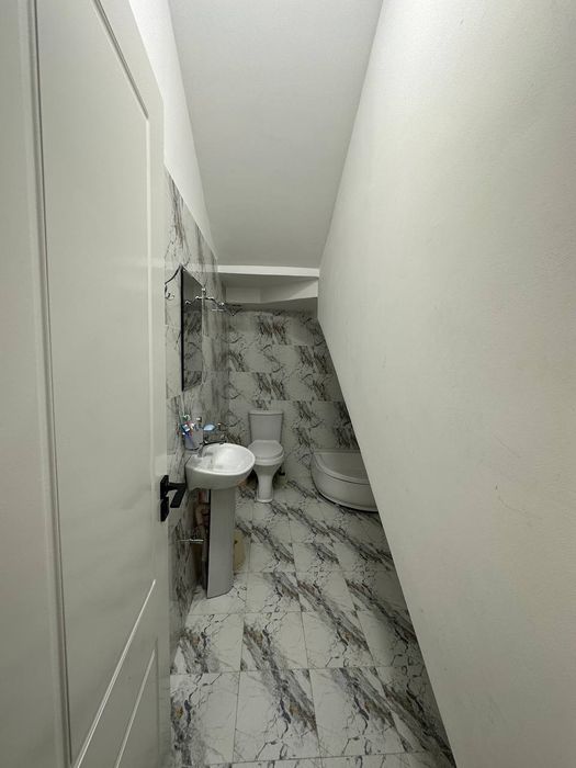 Хонободда коттедж сотилади