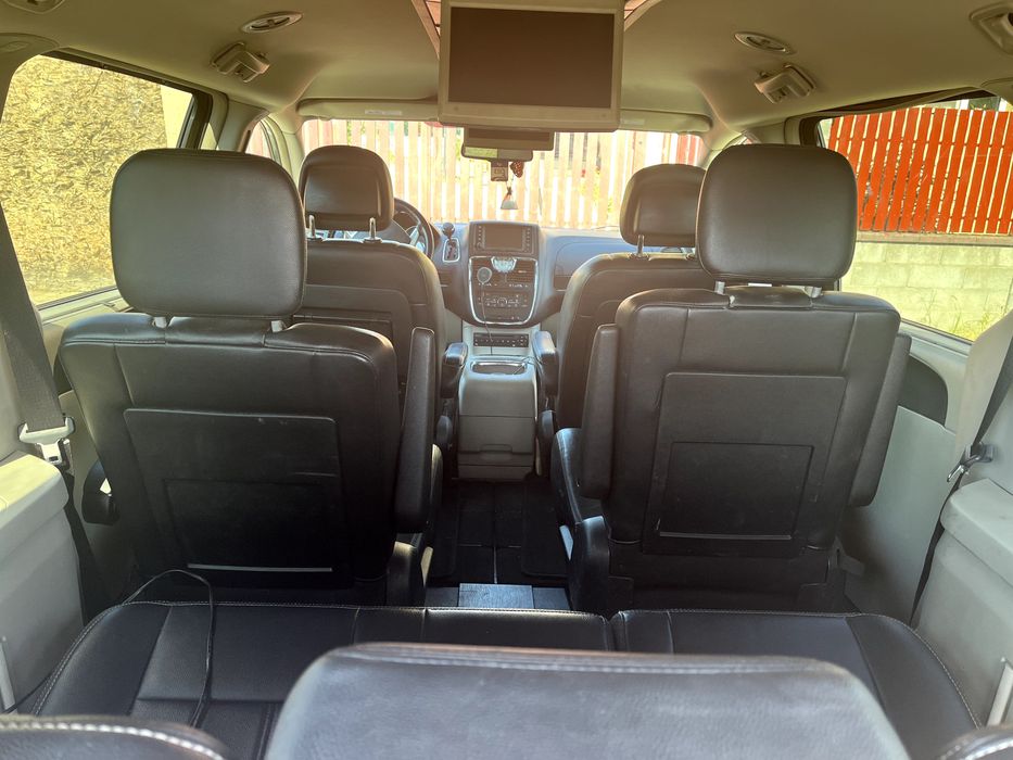 minibus Lancia Voyager 7 locuri