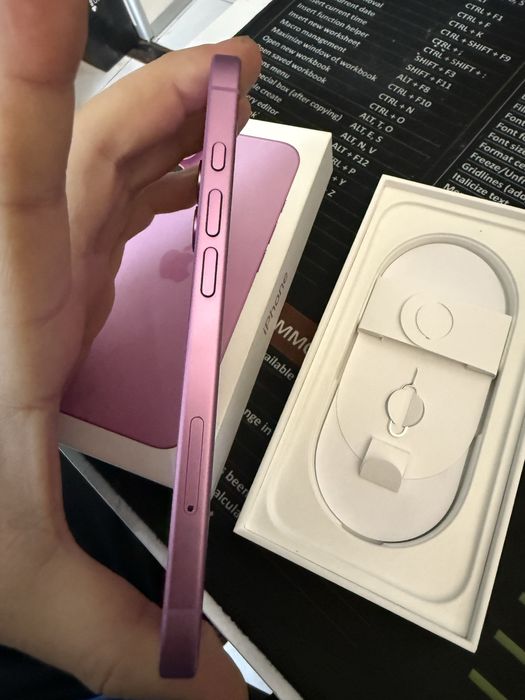 iPhone 16 pink impecabil 256GB baterie 91% garanție 1 an