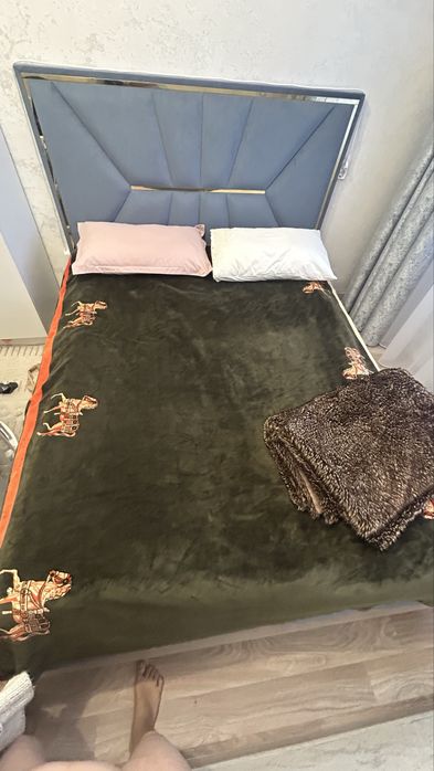 Продам спальный гарнитур