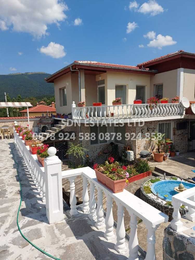 Красива къща на село за продажба в с. Долно Изворово