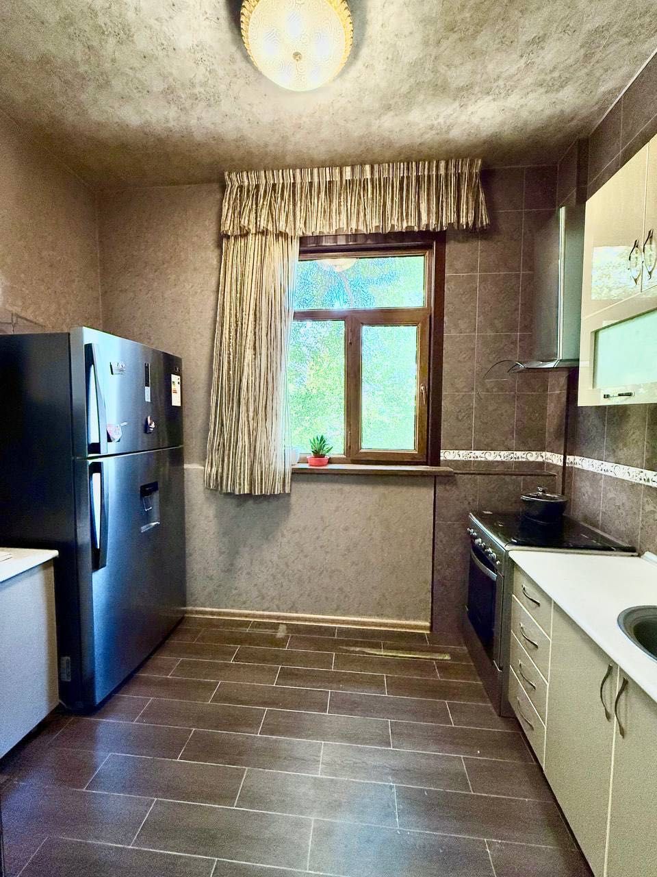 Ha Бобура Парк Площадь-63m2 Cpoчная Продажа 2/2/4 Высокопотолочка