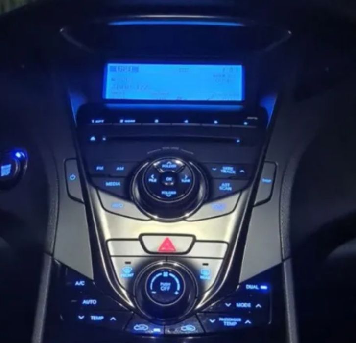 Магнитола от Hyundai Grandeur Azera в полном комплекте с рамкой