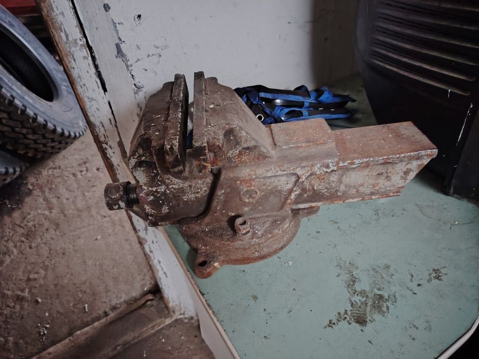 Продаются тисы..