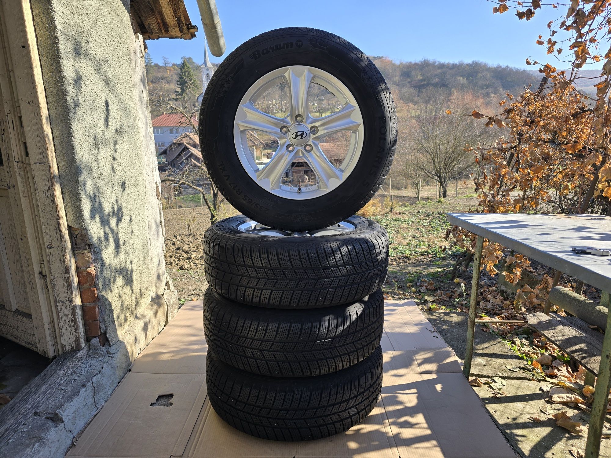 235 65 R 17 jante aliaj cu cauciucuri de iarna 5 x 114,3 ET 45 DOT2023