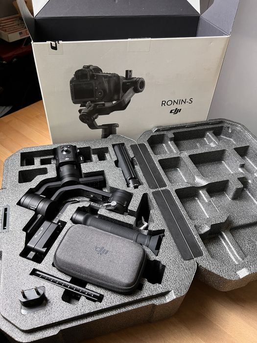 Gimbal Stabilizator pe 3 axe DJI Ronin S