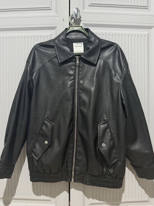 Продам крутую кожанку из Bershka