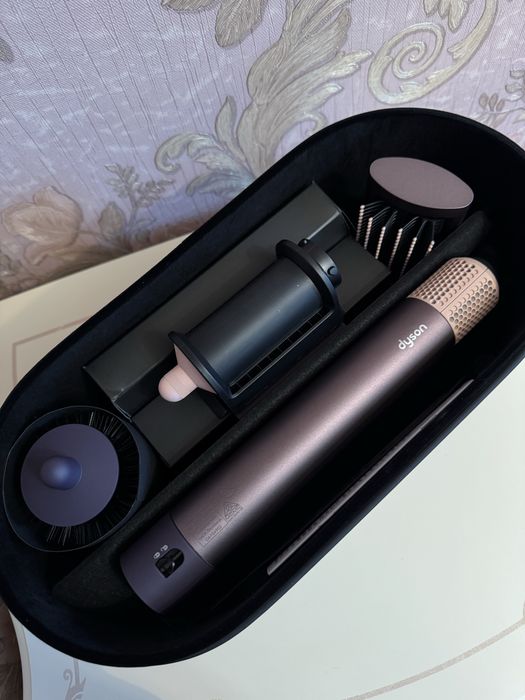 Продается оригинал Dyson Airwrap новый работает через Bluetooth