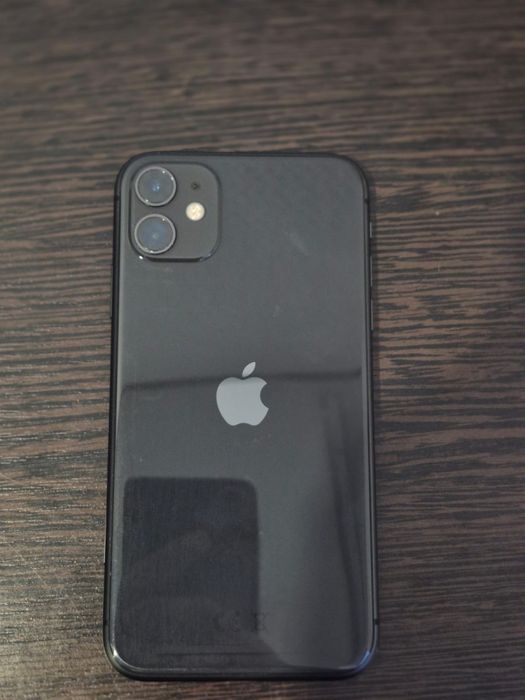 Айфон 11 черный  в идеальном состоянии!