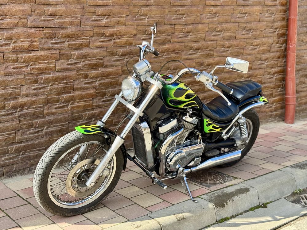Suzuki Intruder VS700