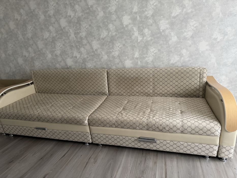 Продам диван 3м.