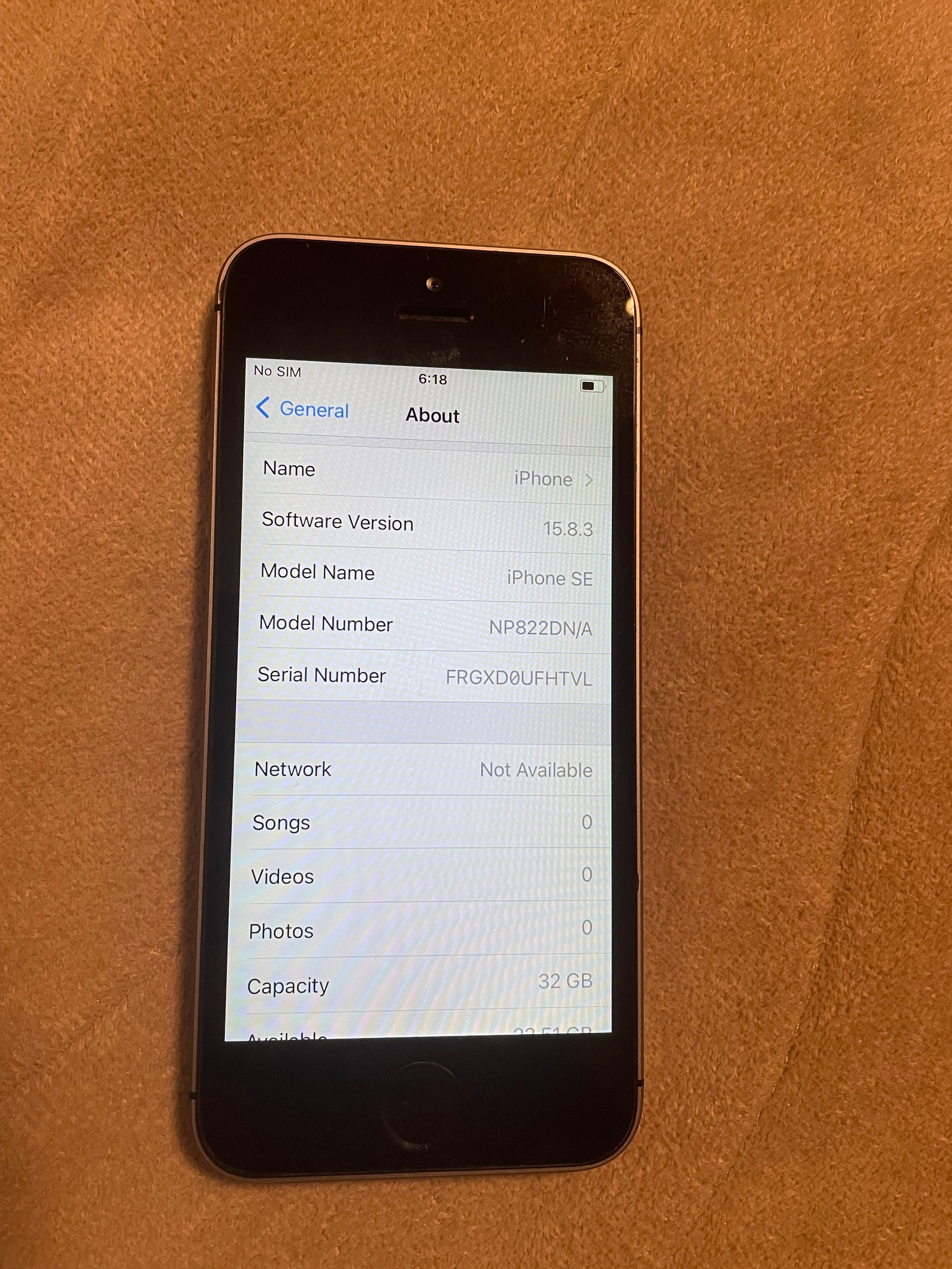 iPhone SE 32GB Space Gray