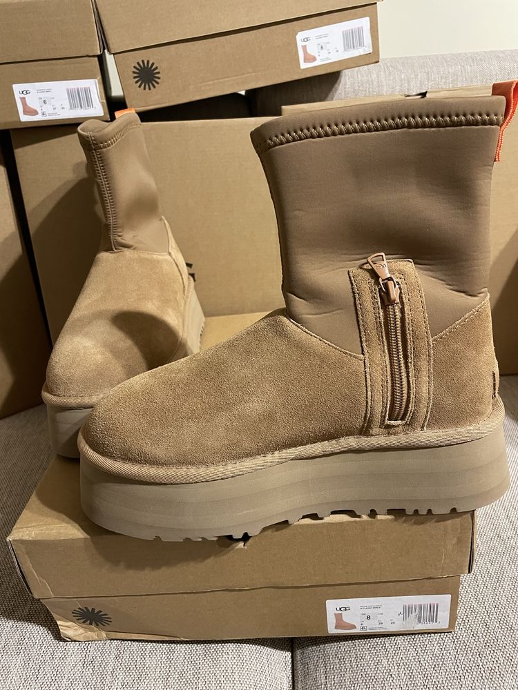 Ghete UGG Classic Dipper
