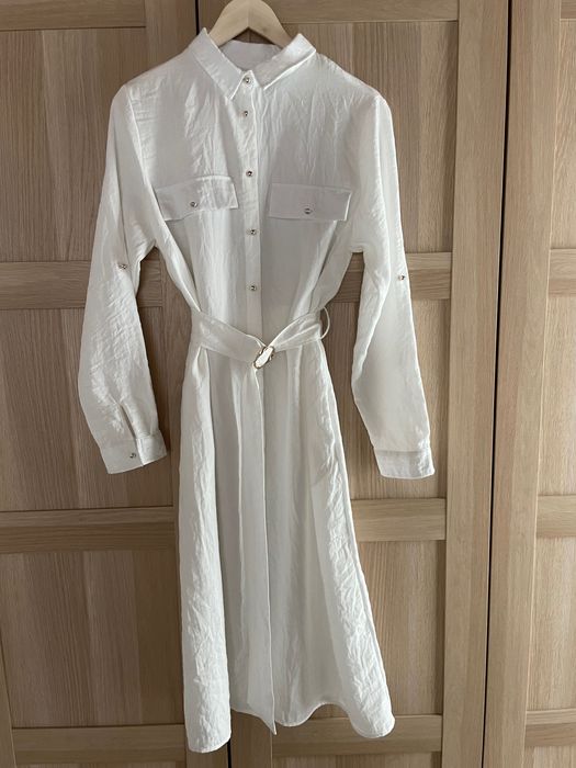 Бели рокли тип риза по 10 лв