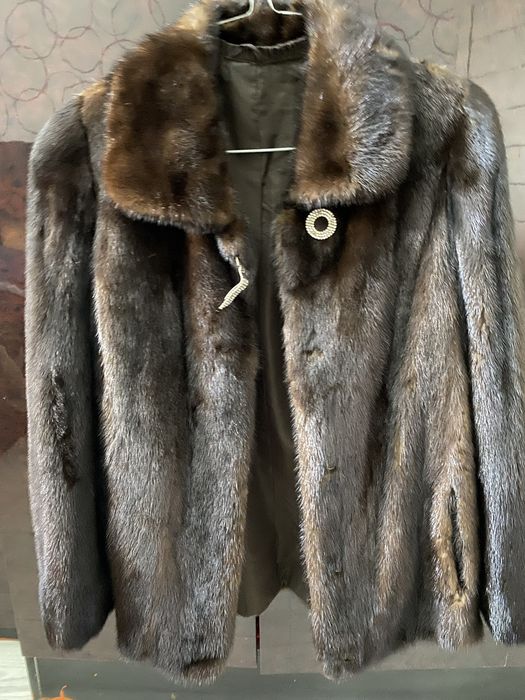 Шуба норка таза көп киілмеген. Арзан бағада беремін. Өте ыңғайлы киген