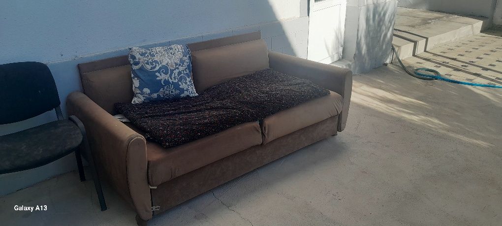 Диван кроват сотилади. продам диван кровать