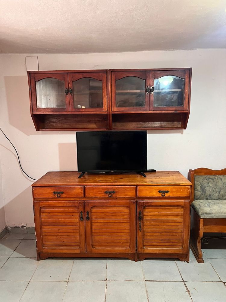 Vand mobila bucatarie si set masa cu coltar bucatarie