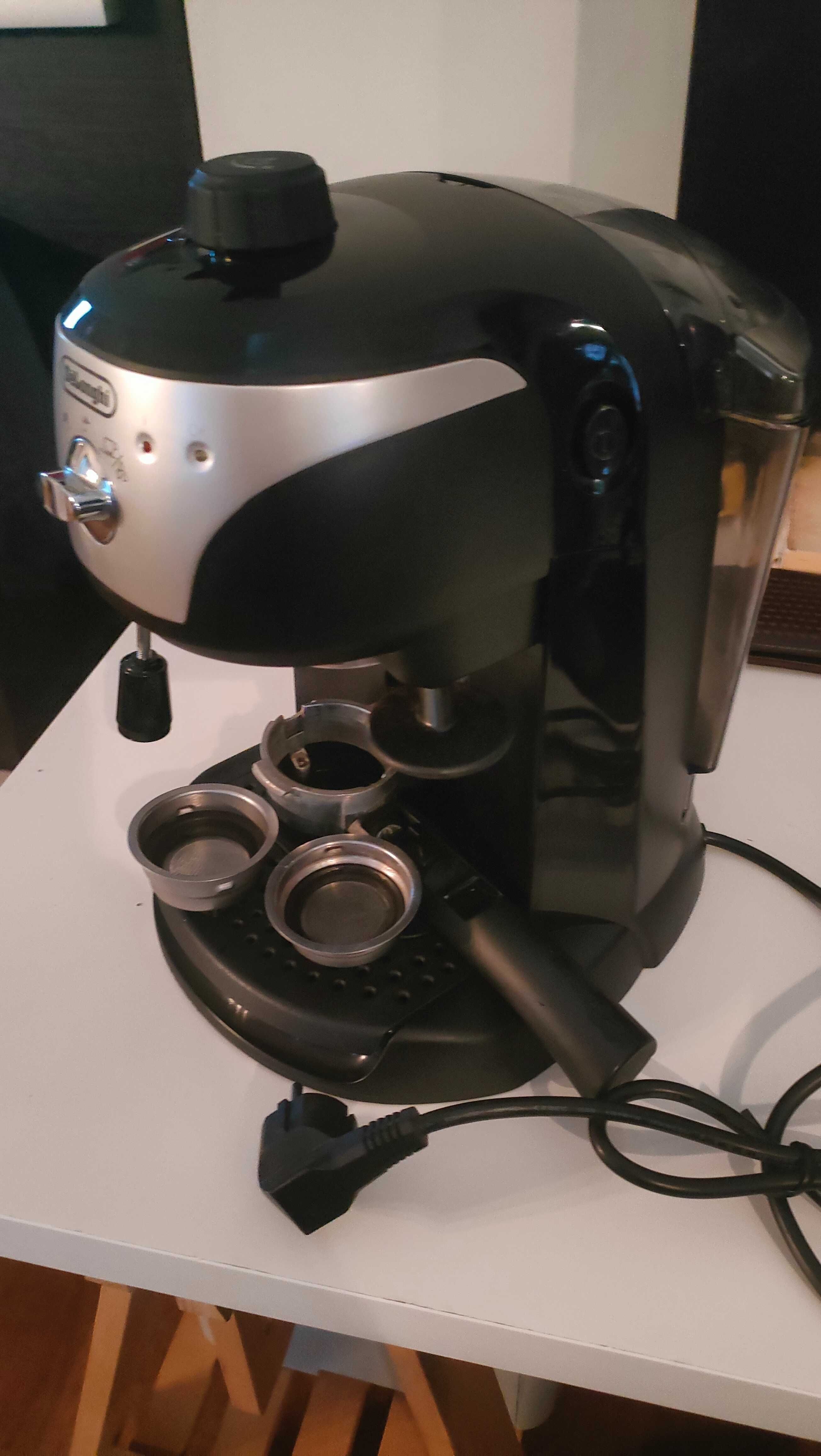 Еспресо кафемашина DELONGHI