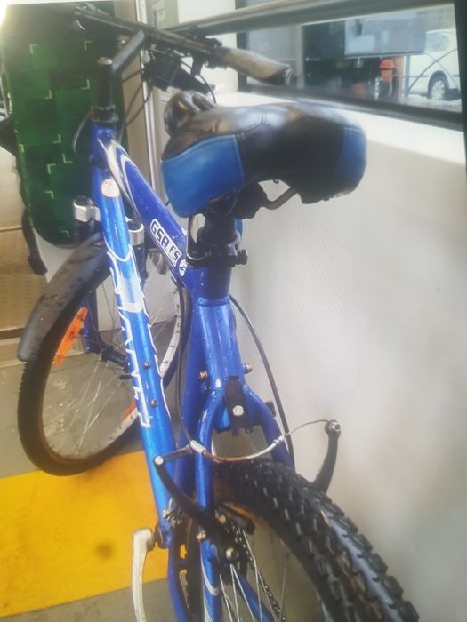 Bicicleta de  aluminiu  cu roti pe 26  giant