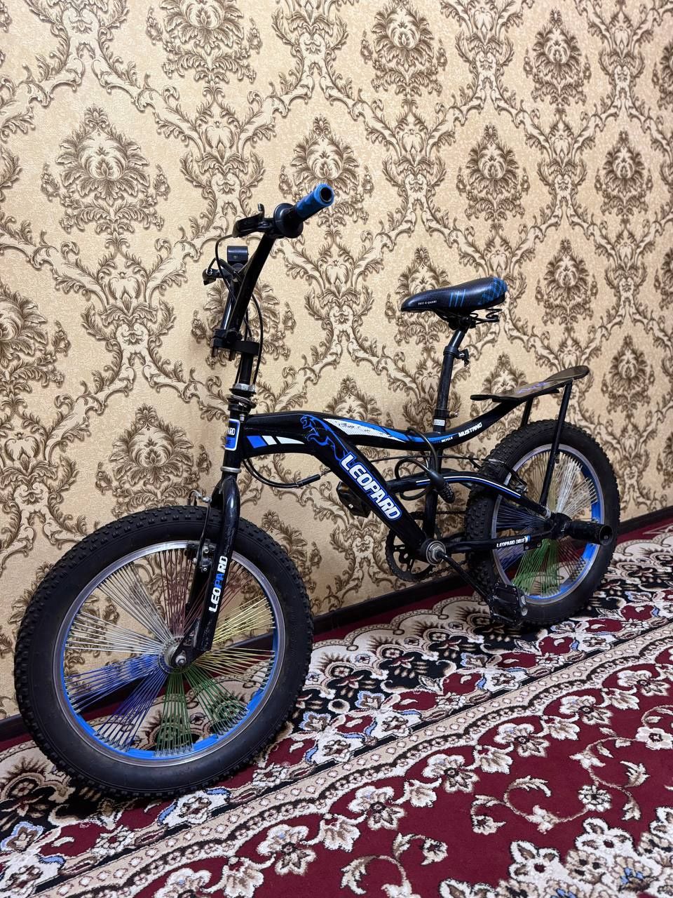 Velosiped BMX kattasi