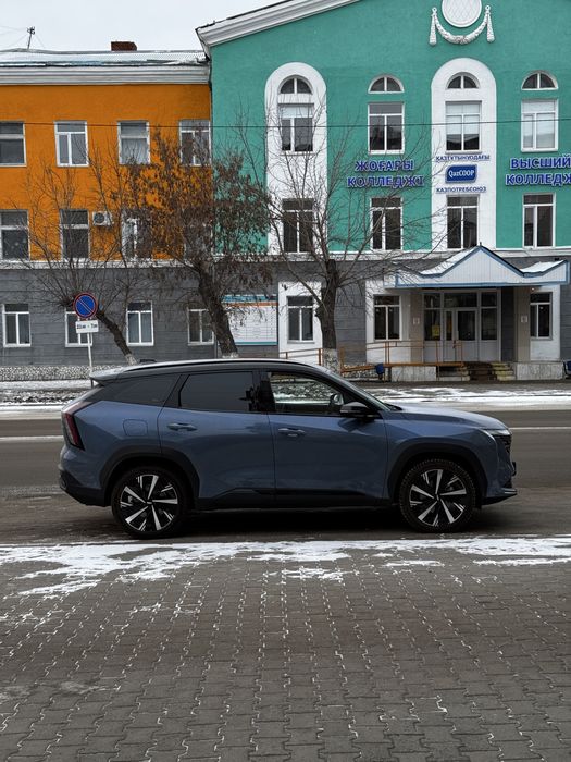 Продам geely atlas 2024