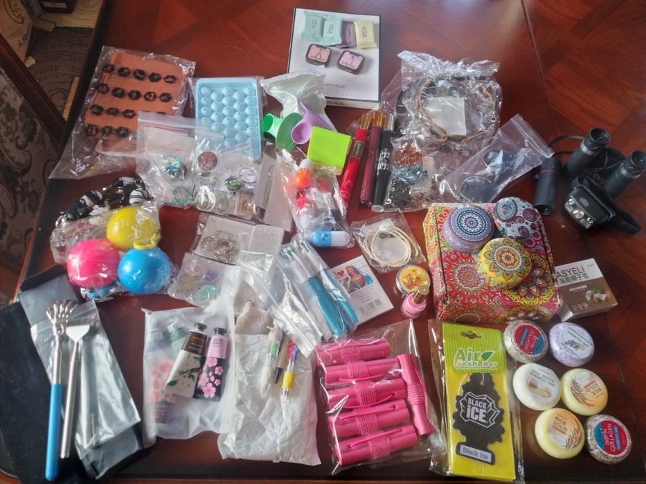 Подарки для той бастара. Рядом с Каргу.