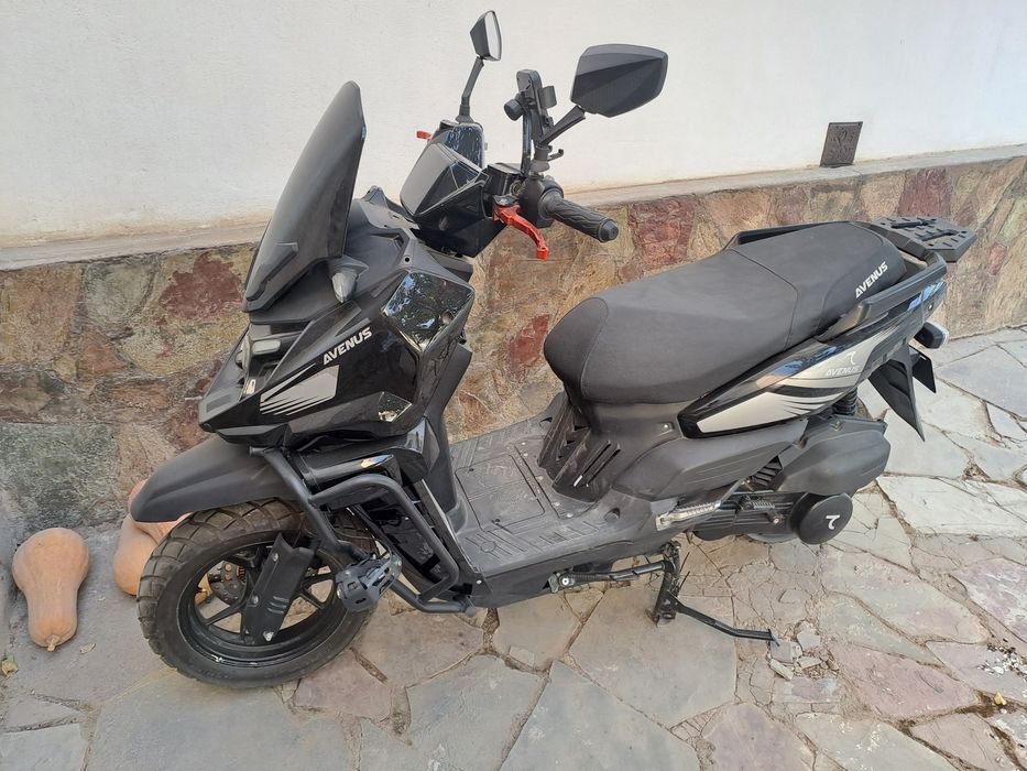 Skuter Tank 3 benzin kelishamiz