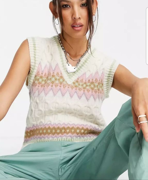 Плетен елек S/M пуловер без ръкави плътно плетиво топъл бежов розов ON