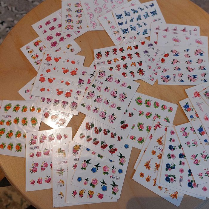 Набор наклеек для ногтей 35 штук за 300 тенге писать ватсап