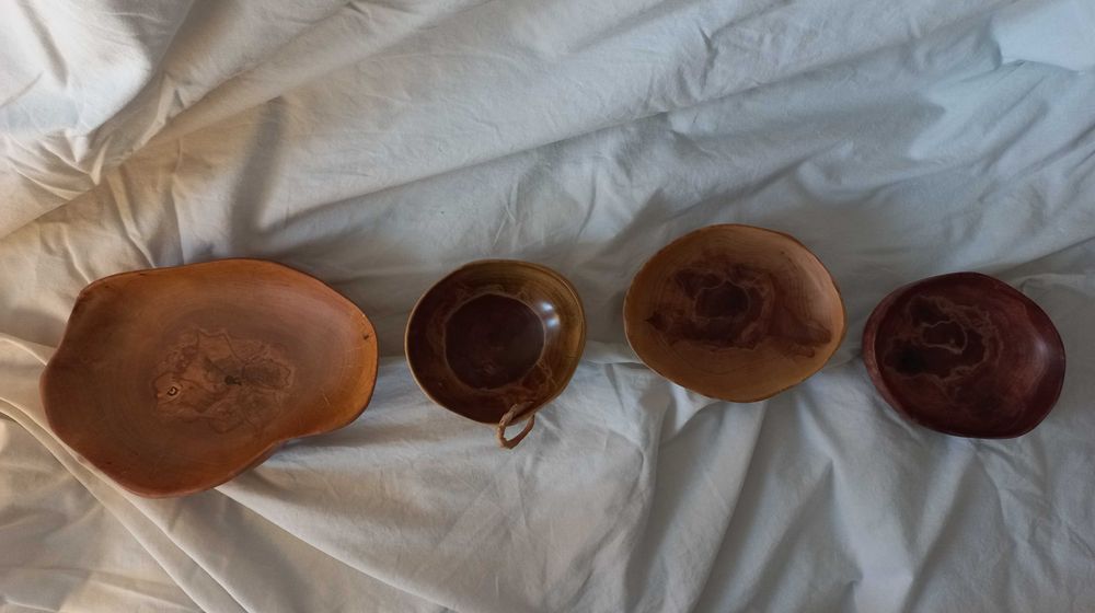 Набор из четырех вазочек ручной работы из березы