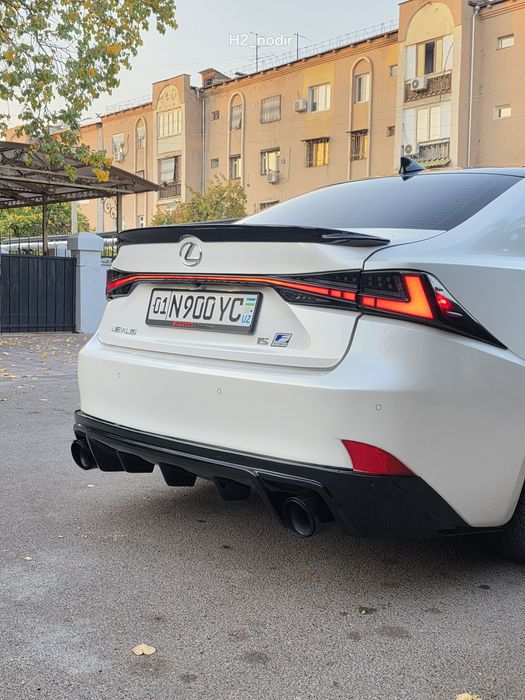 Сотилади Lexus is 200T