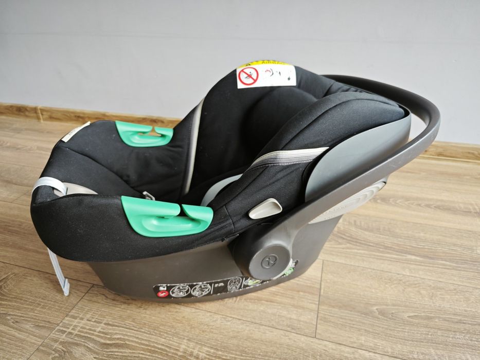 Комплект столче за кола Cybex, база и адаптори