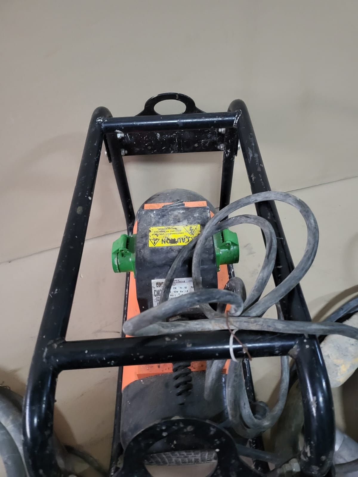 Vibrator de beton CM 25 M