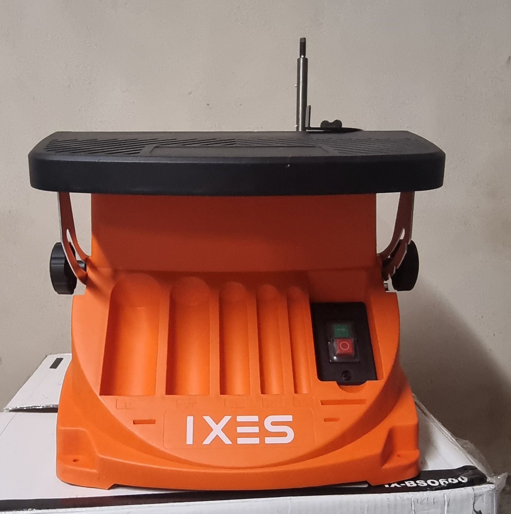 Настолна шлайф машина Ixes 450w