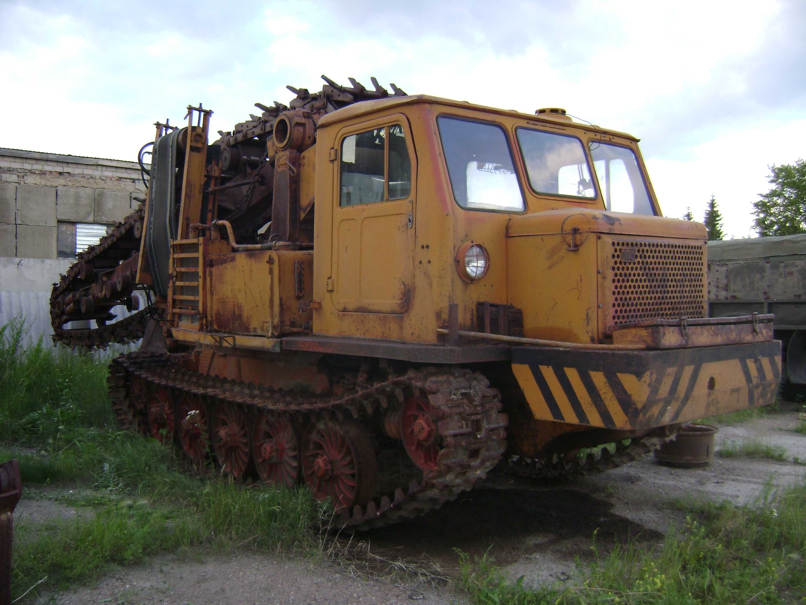 Траншеекопатель Дмитровский ЭЗ ЭТЦ-252М