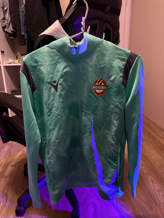 спортивно яке БОТЕВ