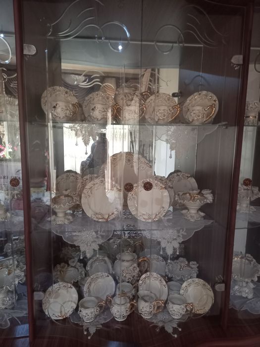 Komod+stenka sotiladi