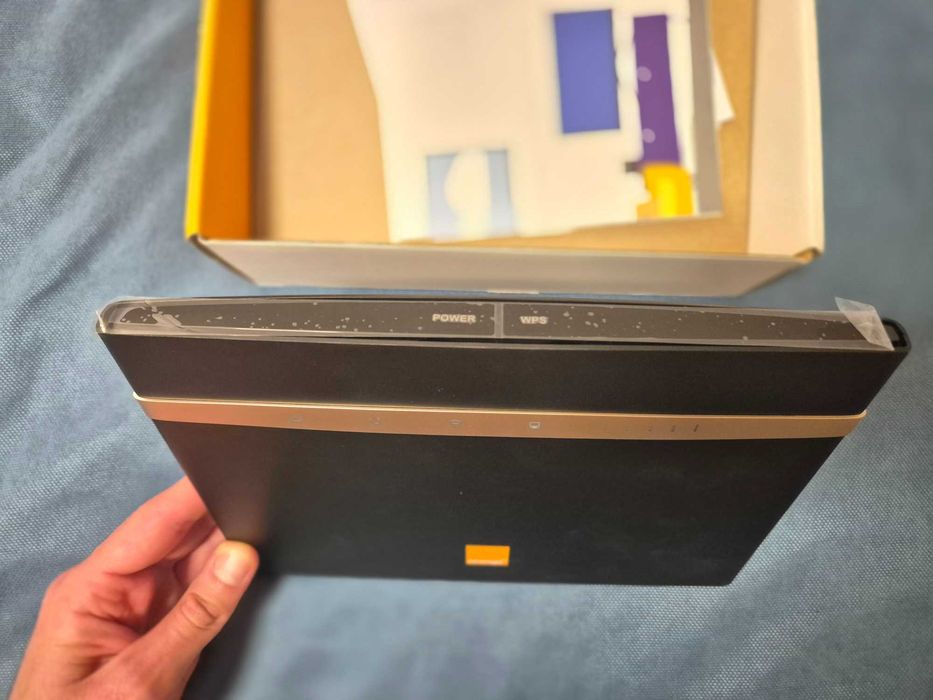 Vand router Huawei Flybox 4G+ (B525), nou, cu cutia originala