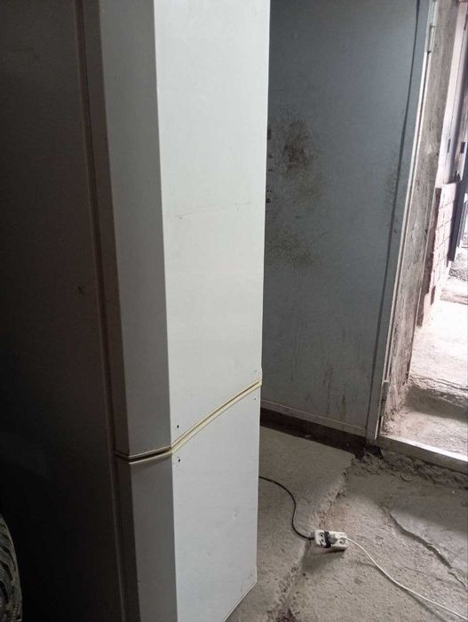 Холодильник HANSA срочно