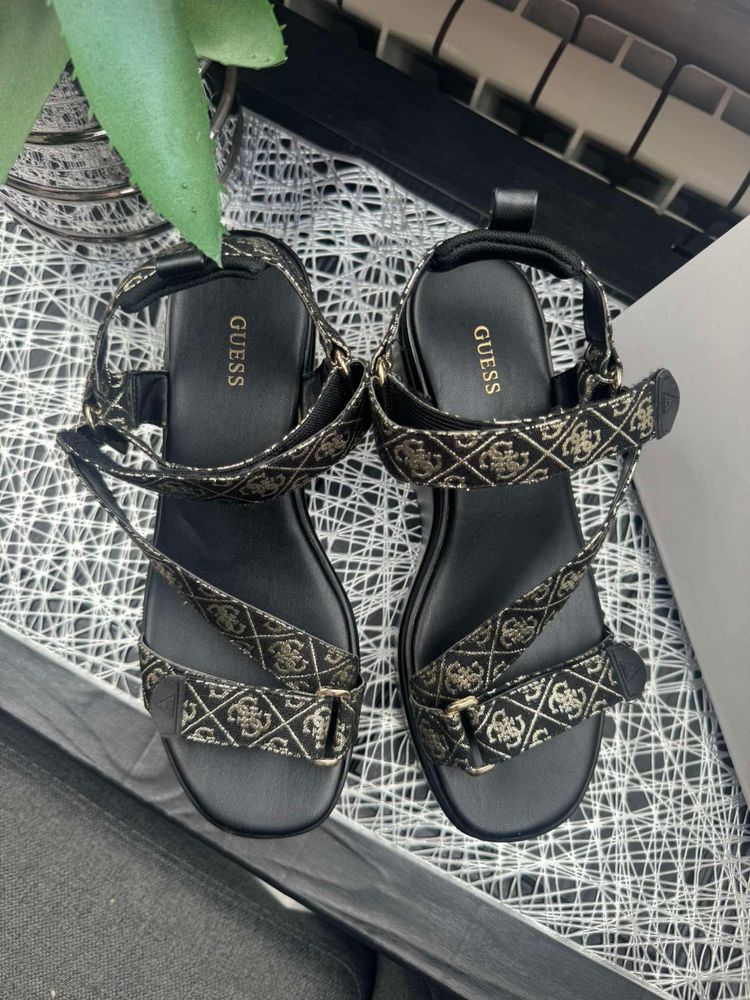 Сандали Guess 40 номер