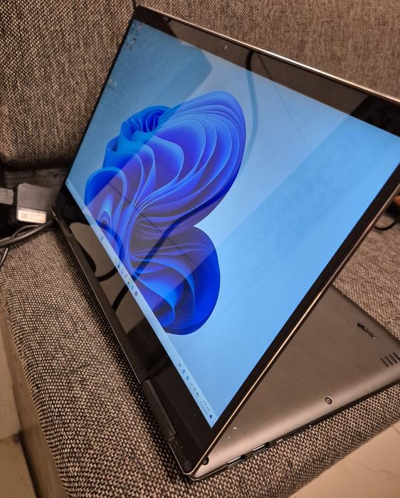 vand laptop 2 in 1 Touchscrren Lenovo Yoga 710.14"FH.i7.8 Gb.Ssd 256Gb